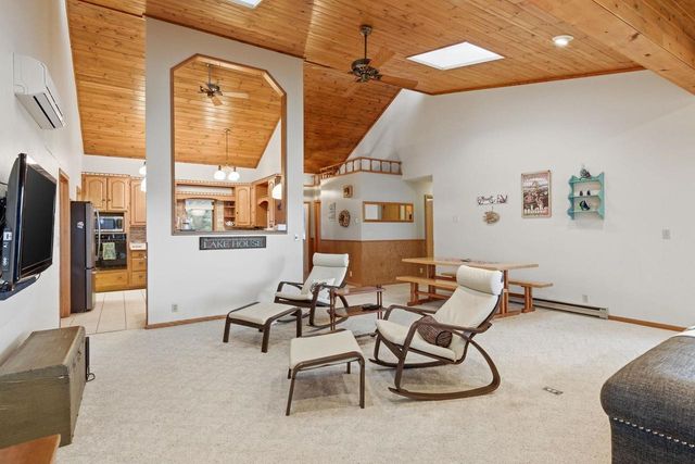 W5733 Island Drive, Pardeeville, WI 53954