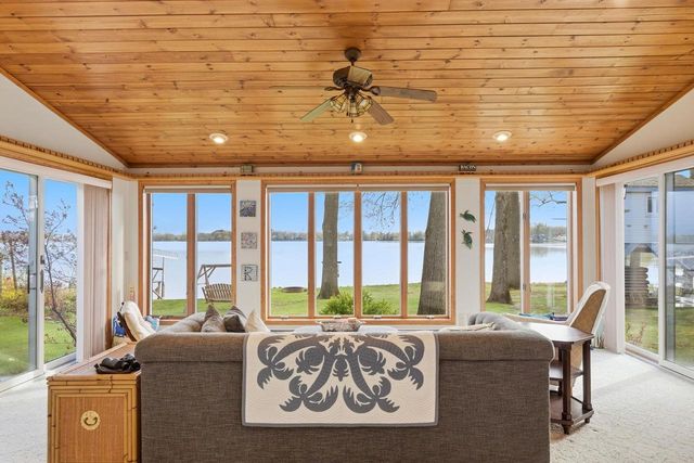 W5733 Island Drive, Pardeeville, WI 53954