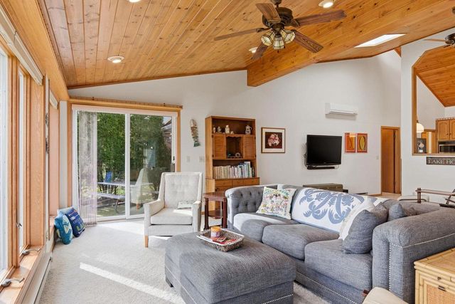 W5733 Island Drive, Pardeeville, WI 53954