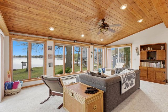 W5733 Island Drive, Pardeeville, WI 53954