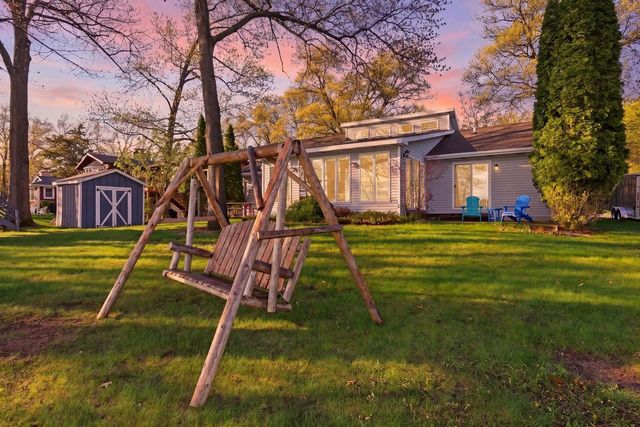 W5733 Island Drive, Pardeeville, WI 53954