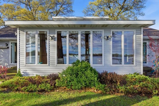 W5733 Island Drive, Pardeeville, WI 53954