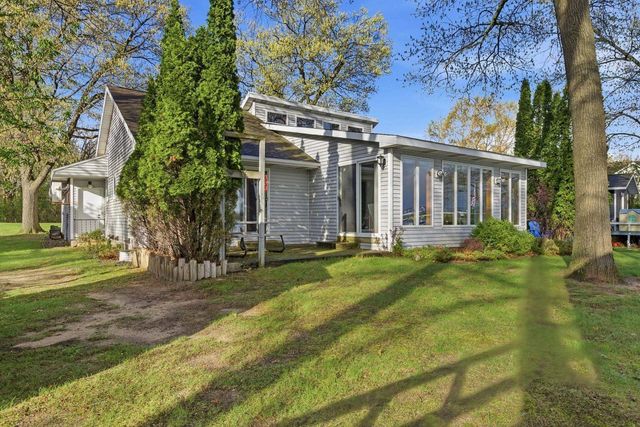 W5733 Island Drive, Pardeeville, WI 53954