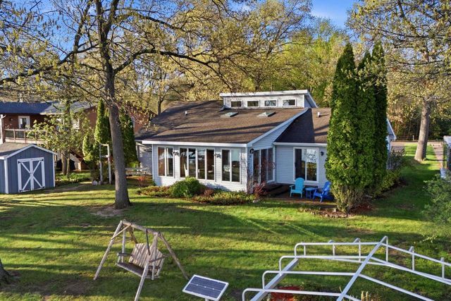 W5733 Island Drive, Pardeeville, WI 53954