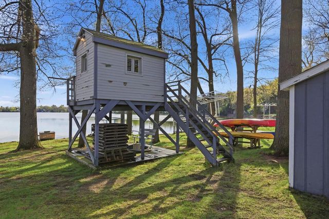 W5733 Island Drive, Pardeeville, WI 53954
