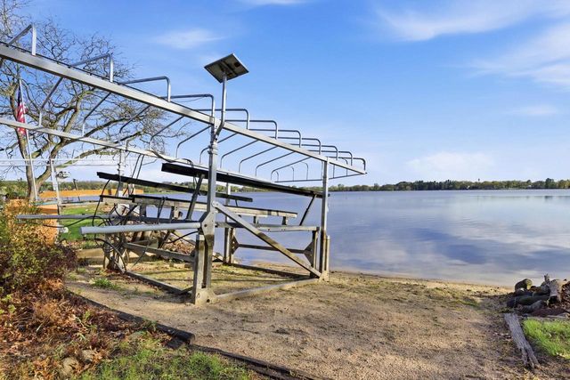 W5733 Island Drive, Pardeeville, WI 53954