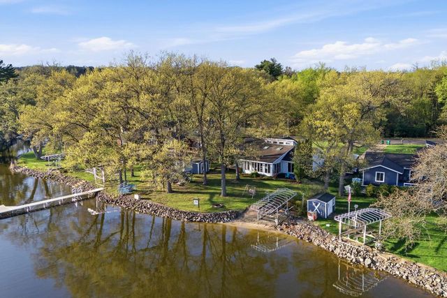 W5733 Island Drive, Pardeeville, WI 53954