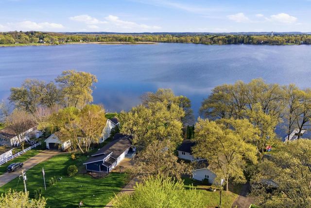 W5733 Island Drive, Pardeeville, WI 53954