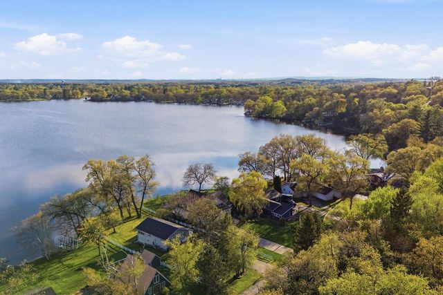 W5733 Island Drive, Pardeeville, WI 53954