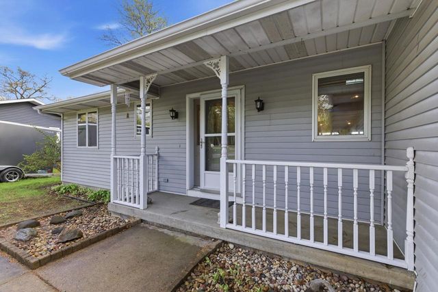 W5733 Island Drive, Pardeeville, WI 53954