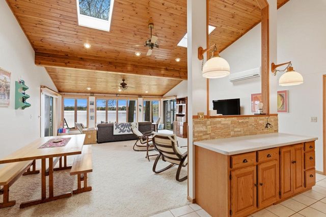 W5733 Island Drive, Pardeeville, WI 53954