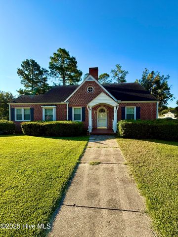 300 E Roseboro Street, Roseboro, NC 28382