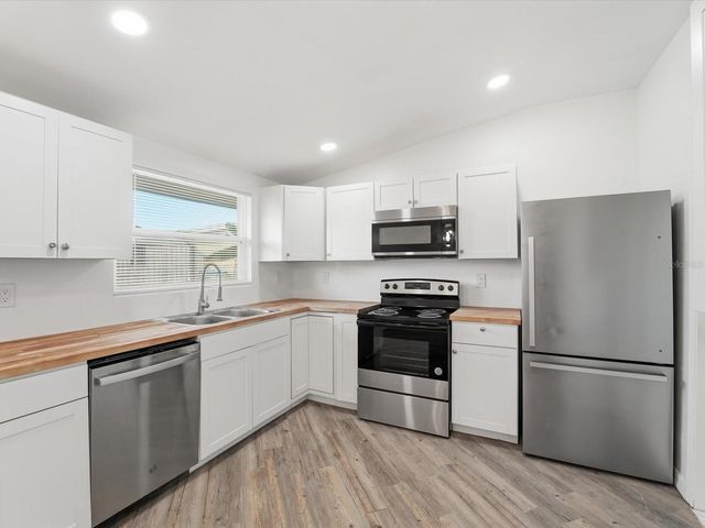 111 FRANCIS DRIVE NE, Port Charlotte, FL 33952