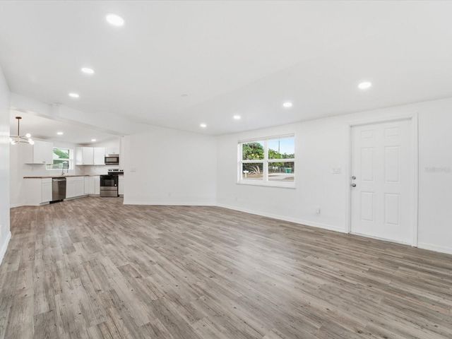 111 FRANCIS DRIVE NE, Port Charlotte, FL 33952