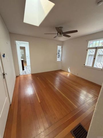 800 A, Coronado, CA 92118