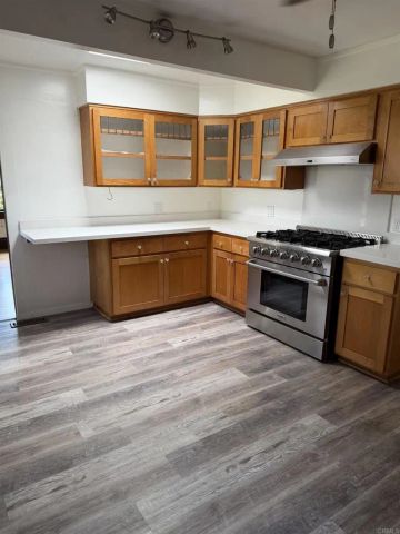 800 A, Coronado, CA 92118