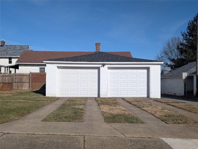 120 S 5th St, Youngwood, PA 15697