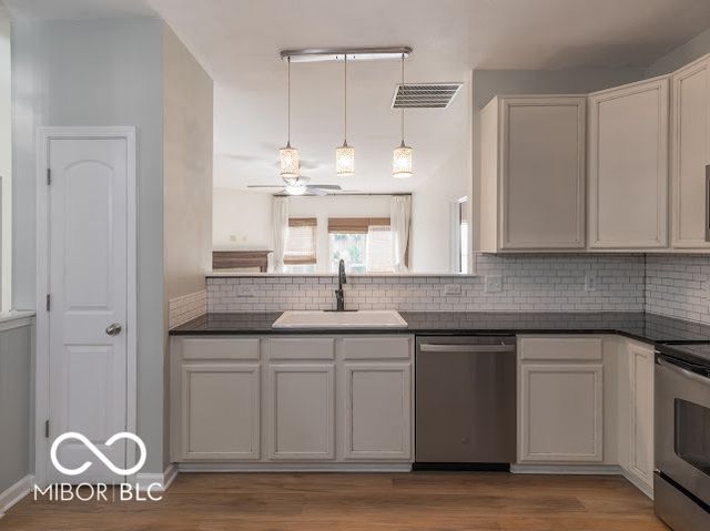 1650 Bridgecreek Crossing, Greenwood, IN 46143