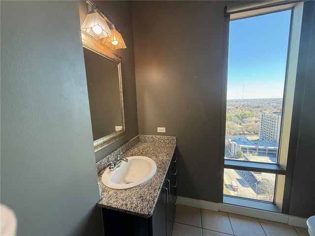 565 Peachtree NE Street 1811, Atlanta, GA 30308