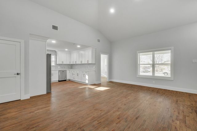 6449 Lontos Drive, Dallas, TX 75214