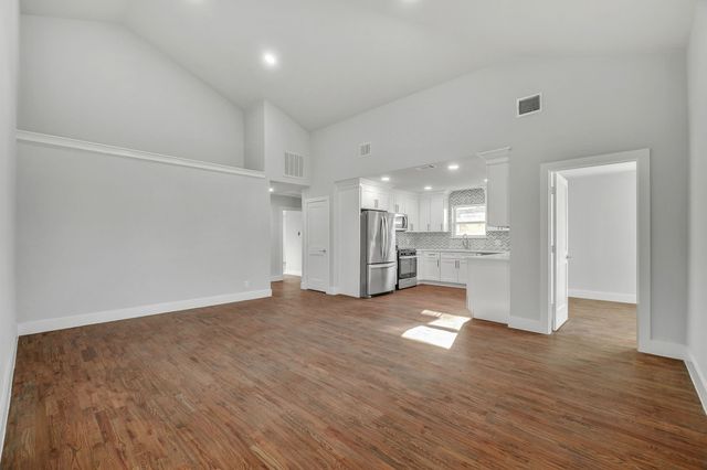 6449 Lontos Drive, Dallas, TX 75214