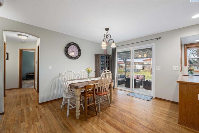 45102 E Alderbrook Ct, West Richland, WA 99353