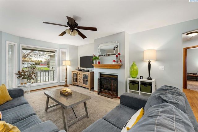 45102 E Alderbrook Ct, West Richland, WA 99353