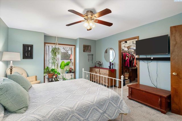 45102 E Alderbrook Ct, West Richland, WA 99353