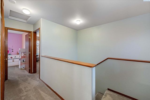 45102 E Alderbrook Ct, West Richland, WA 99353