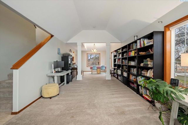 45102 E Alderbrook Ct, West Richland, WA 99353