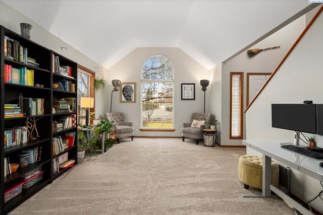 45102 E Alderbrook Ct, West Richland, WA 99353