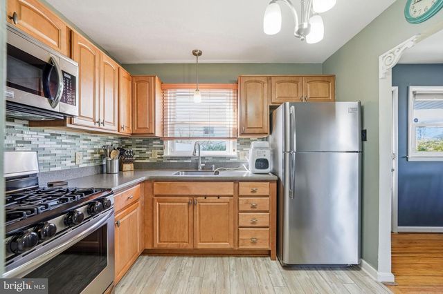 13 CORNELIA DR, Bellmawr, NJ 08031