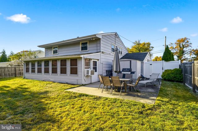 13 CORNELIA DR, Bellmawr, NJ 08031