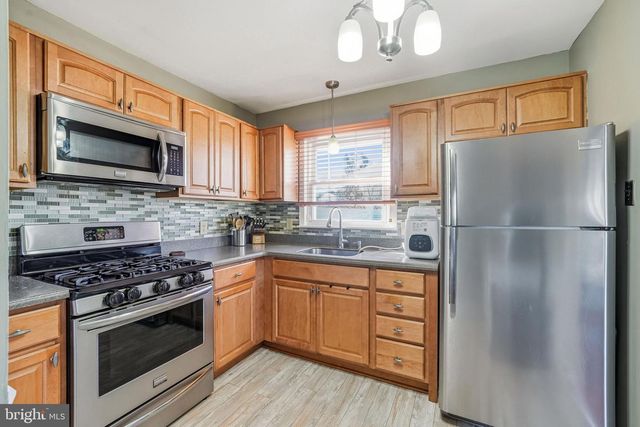 13 CORNELIA DR, Bellmawr, NJ 08031