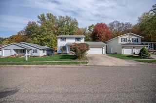 641 Crider Avenue NE, New Philadelphia, OH 44663