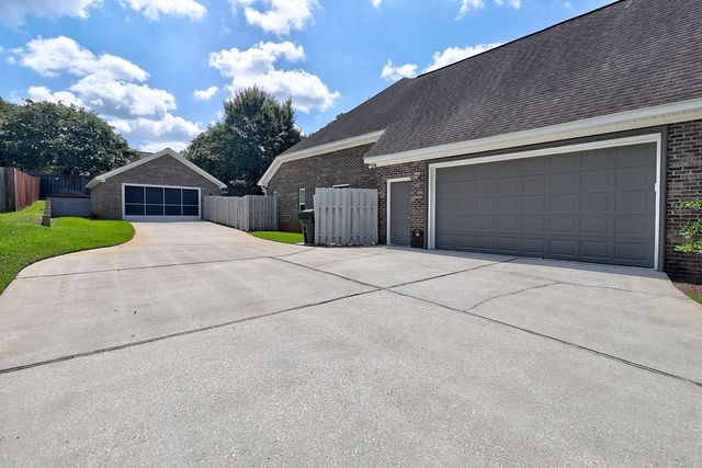 643 Westbrook Rd, Dothan, AL 36303