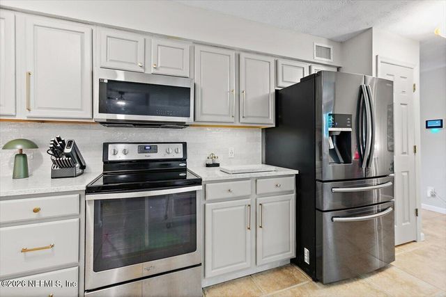 5698 WEBER Lane, Jacksonville, FL 32207