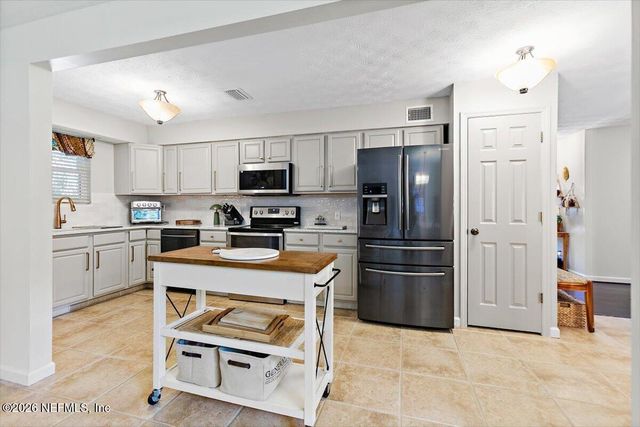 5698 WEBER Lane, Jacksonville, FL 32207