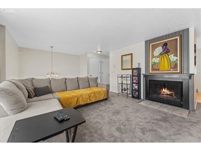 201 Se 176TH Pl, Portland, OR 97233