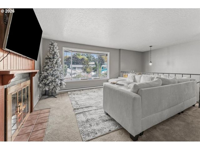 201 Se 176TH Pl, Portland, OR 97233