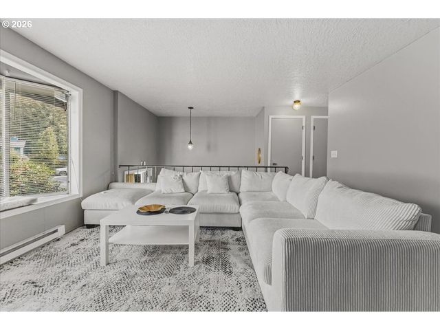 201 Se 176TH Pl, Portland, OR 97233