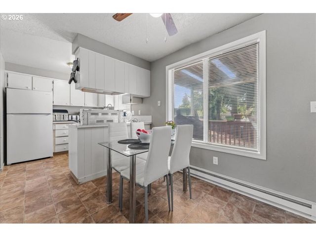201 Se 176TH Pl, Portland, OR 97233