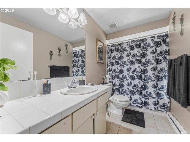 201 Se 176TH Pl, Portland, OR 97233