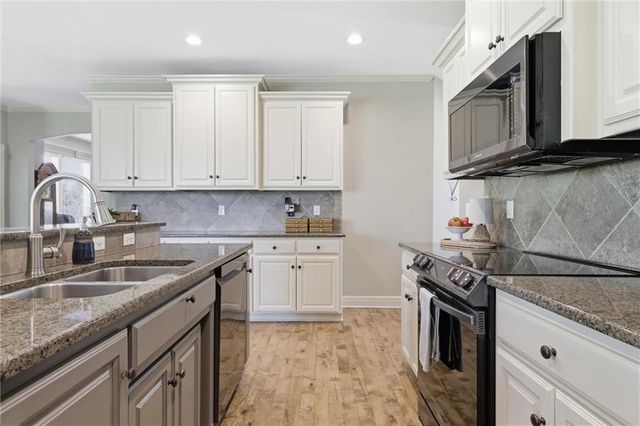 15917 Ballentine Street, Overland Park, KS 66221