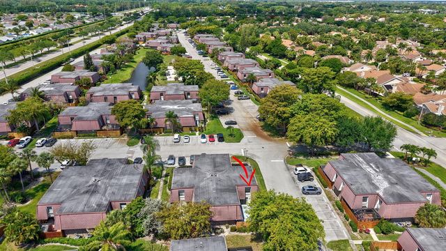 7582 Courtyard Run E, Boca Raton, FL 33433