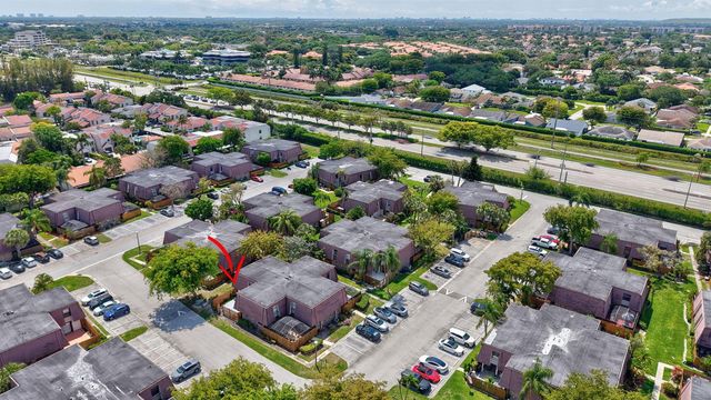 7582 Courtyard Run E, Boca Raton, FL 33433