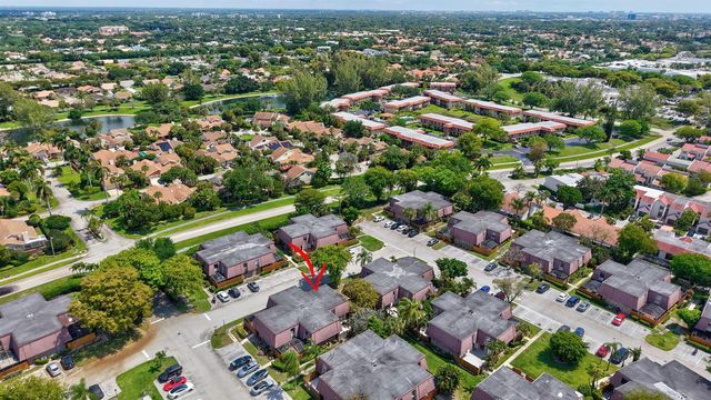 7582 Courtyard Run E, Boca Raton, FL 33433