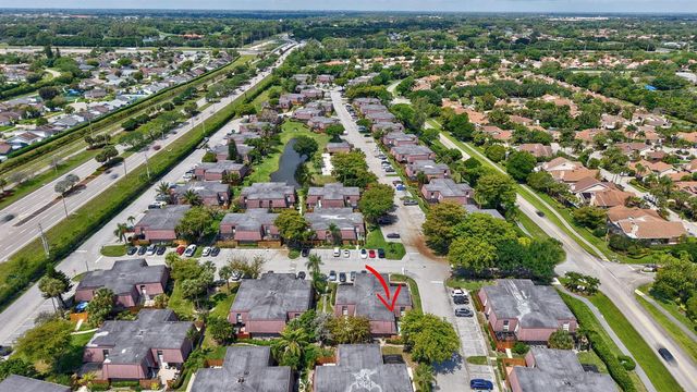 7582 Courtyard Run E, Boca Raton, FL 33433