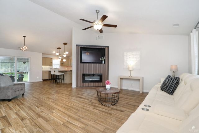 2617 Donna’s Way, Manhattan, KS 66502