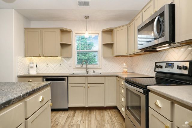 2617 Donna’s Way, Manhattan, KS 66502